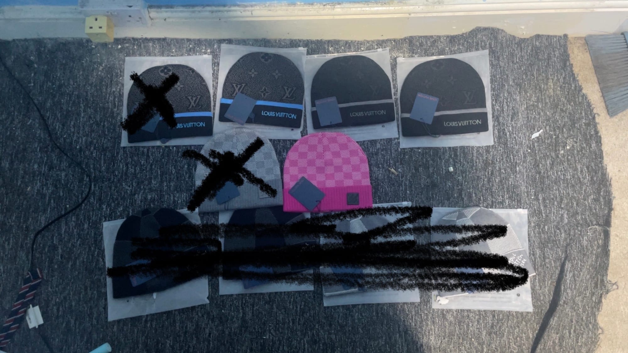 Lv beanies old szn