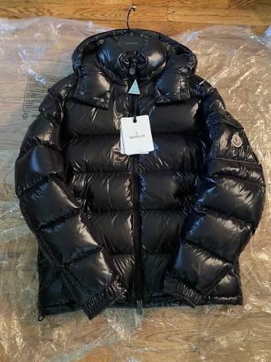 Moncler maya size 1